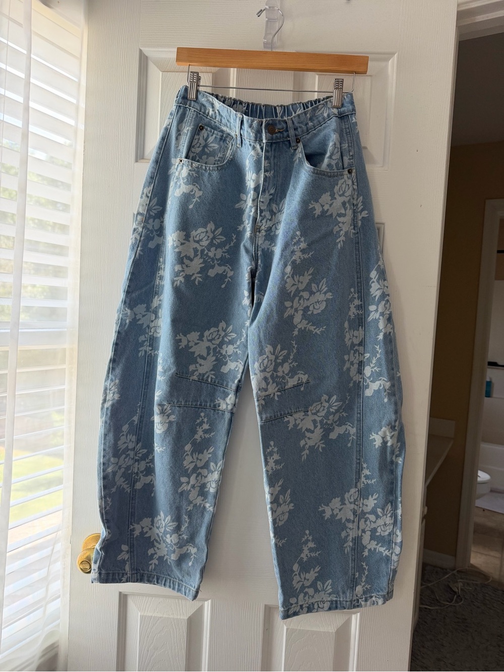mittoshop Light Blue Floral Barrel Jeans
